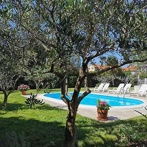 https://mise-luxury-apartments-kastela.hotels-in-trogir.com